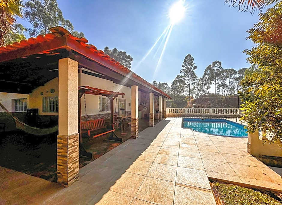 Casa de campo com Wi-Fi, piscina e churrasqueira