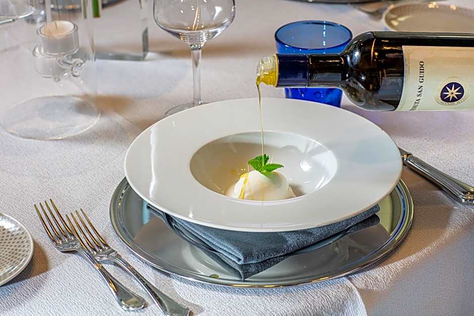 Monaco Suites Hotel