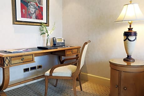 1 King Bed Junior Suite City View