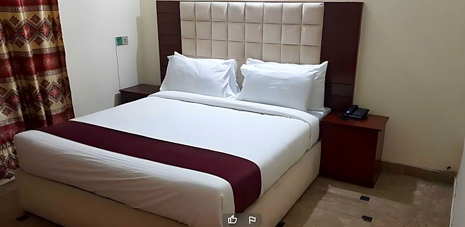 Photo 1 of 4 of Double Room