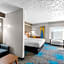 Days Inn & Suites by Wyndham Cedar Rapids