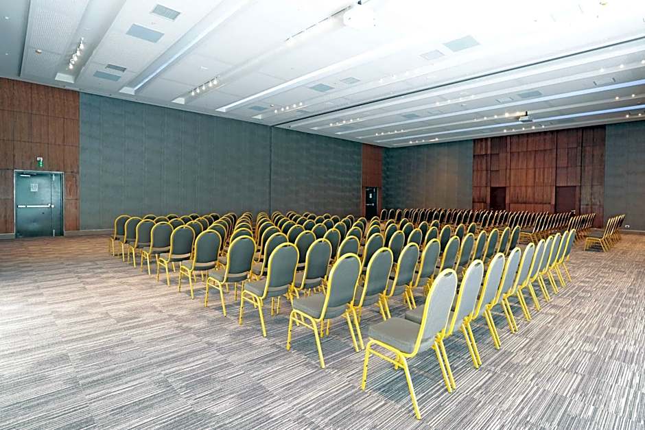 DoubleTree by Hilton Santiago Kennedy