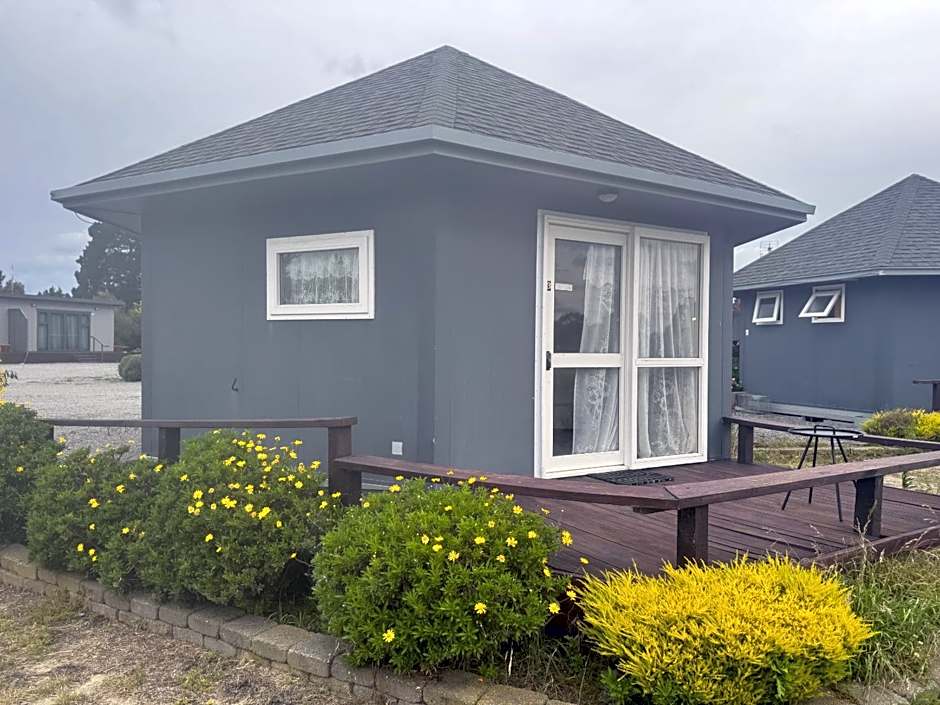 Pineacres Motel and Park