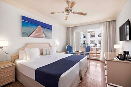 Twin Room with Patio View
