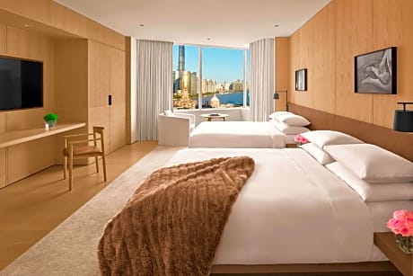 Pearl Tower View Queen Beds Room