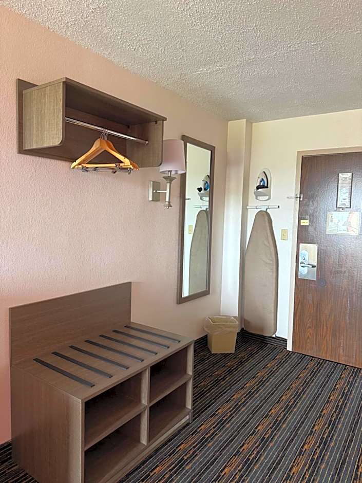 Howard Johnson by Wyndham Lexington