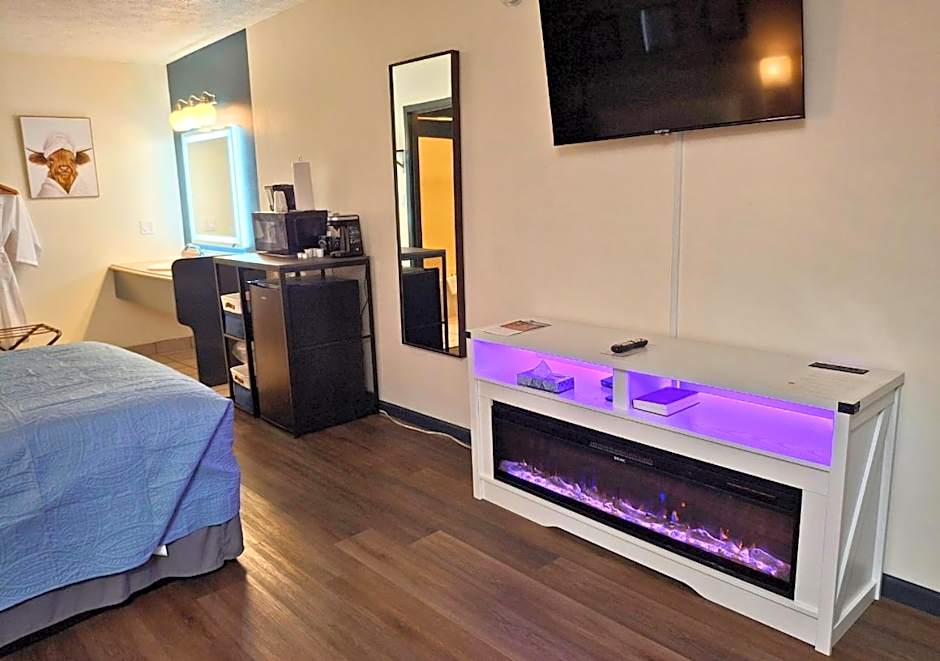 Shady Acre Inn and Suites