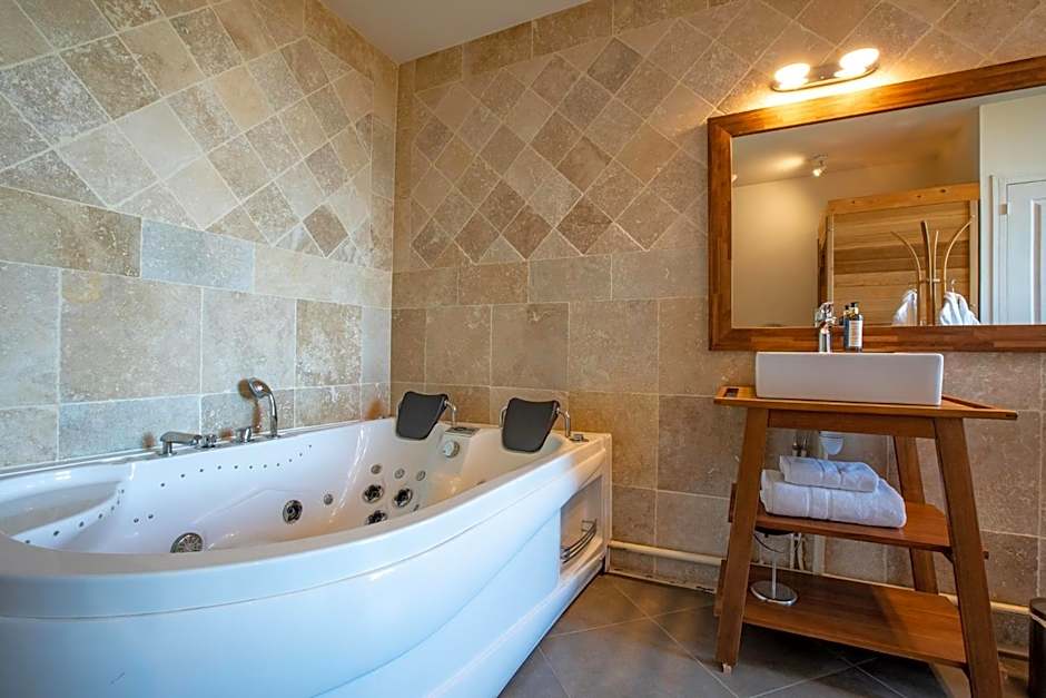 Le Castel Pierre - 7ch&7sdb avec clim, piscine XL, salle fitness et sauna pour 18 personnes