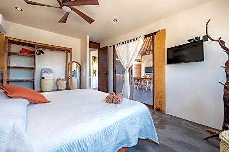 One-Bedroom Deluxe Apartment