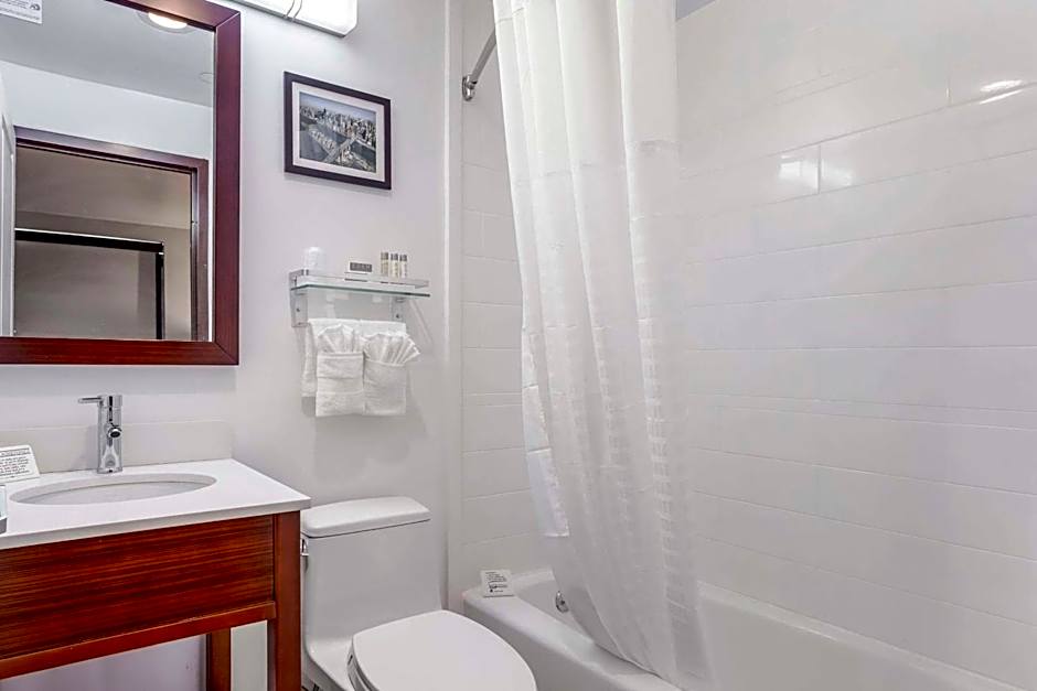 Avion Inn Near LGA Airport, Ascend Hotel Collection