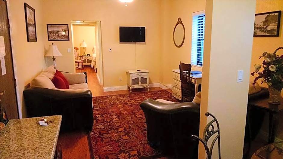 Historic Cary House Hotel