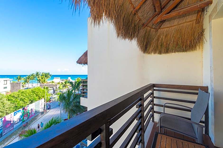 La Divina by Aldea Thai