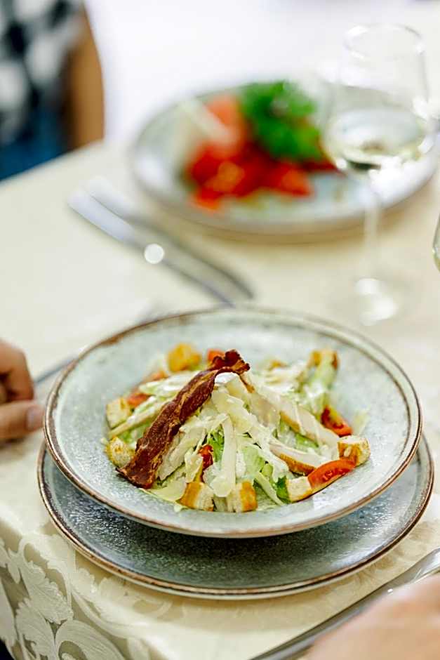 Хотелски комплекс Ямболен