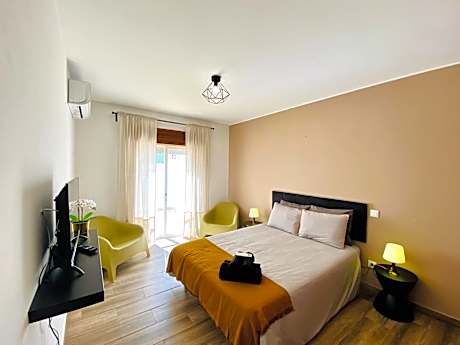 Queen Room with Private Bathroom