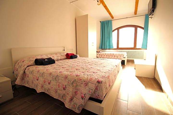 1 Double Bed or 2 Beds — 4 fotoğraftan 1. fotoğraf