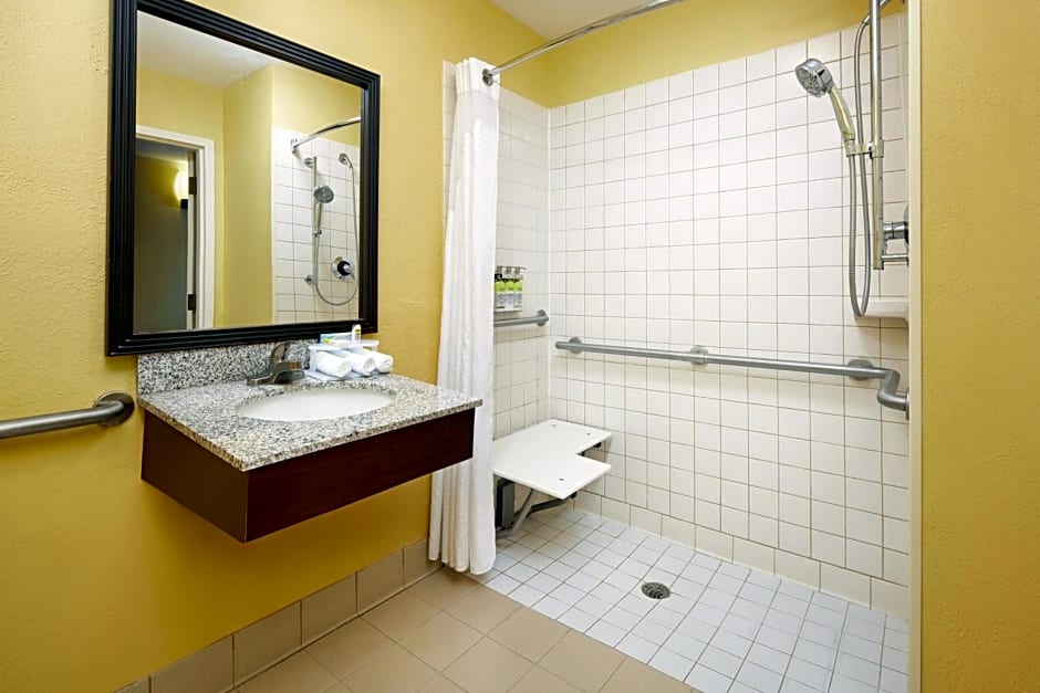 Holiday Inn Express Tifton By IHG