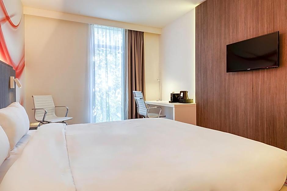 B&B HOTEL Mons Centre