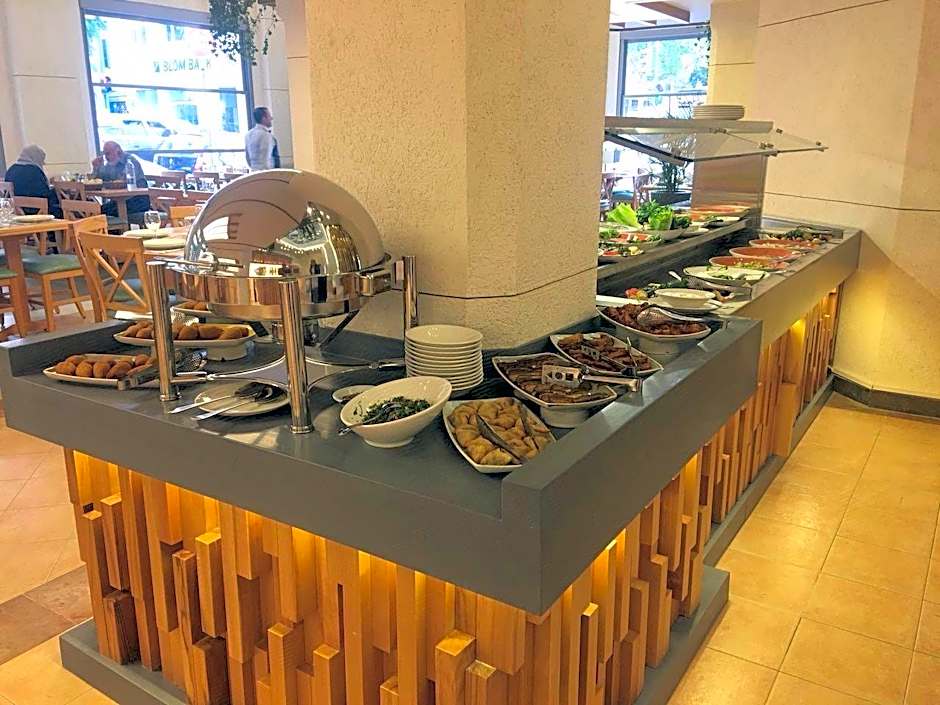 Golden Tulip Serenada Hamra Hotel