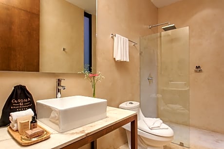 Premium with private pool