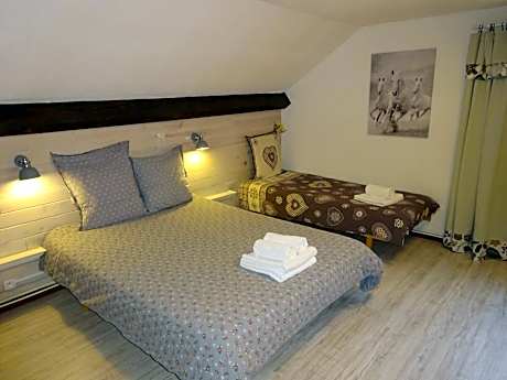 Triple Room with Bathroom