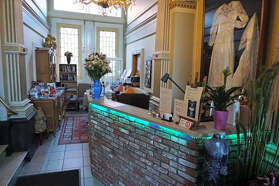 Hotel Asiris