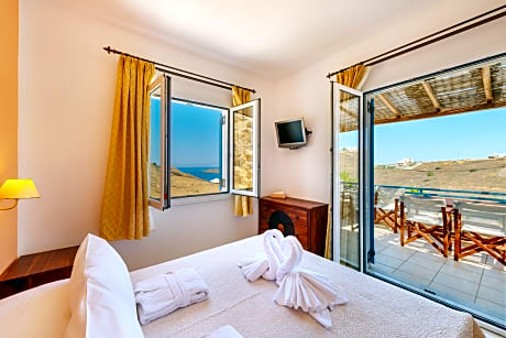 Deluxe Suites Sea View