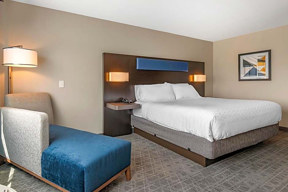 Holiday Inn Express and Suites Lancaster - Mount Joy By IHG