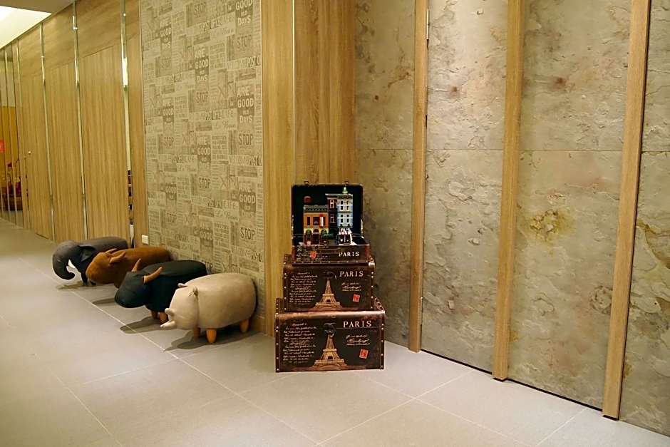 Fairytale YiSu Hot Spring Hotel