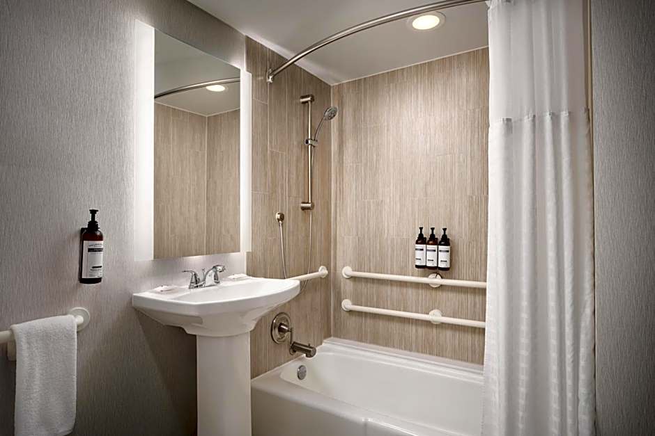 Hyatt Regency Suites Atlanta Northwest