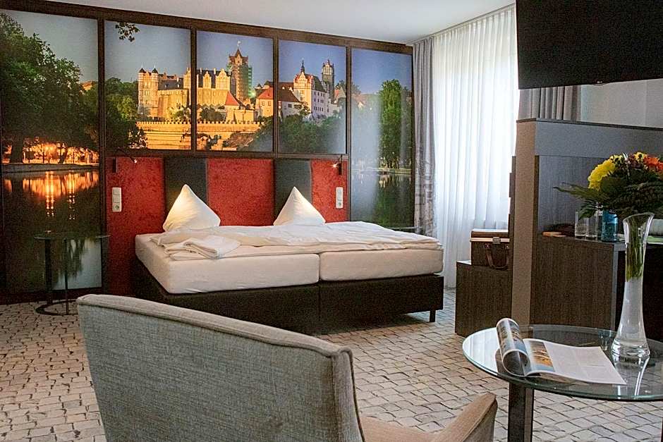 SL'otel im Parforcehaus