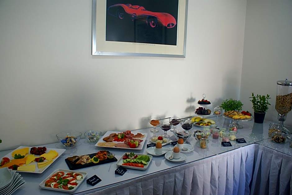 Fast Lane Hotel