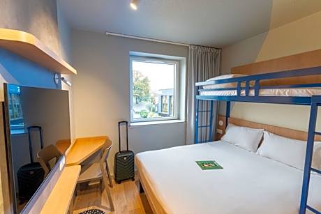 Double Room with Bunk Bed