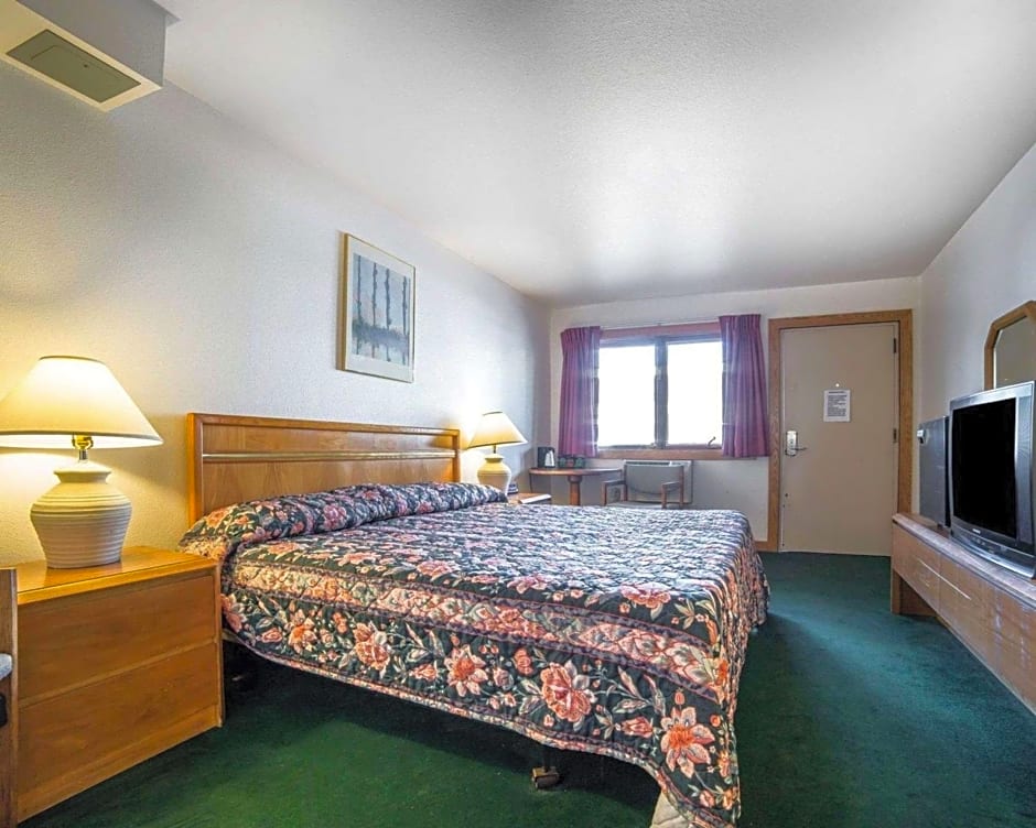 Rodeway Inn Billings Logan Intl Airport, Near St. Vincent Hospital
