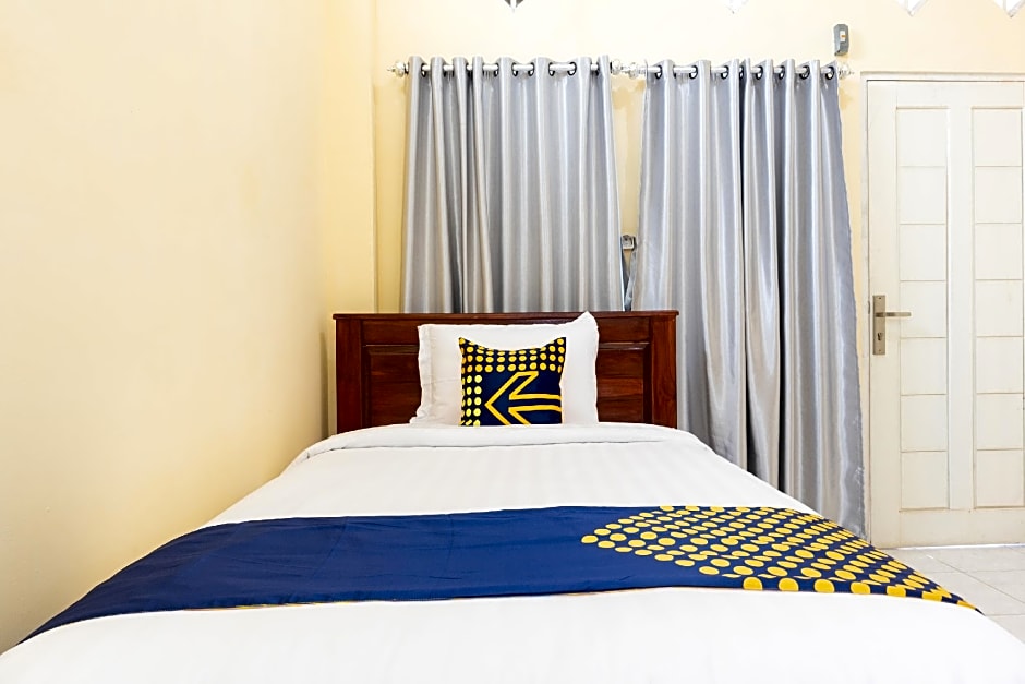 SPOT ON 2063 Bethania Residence