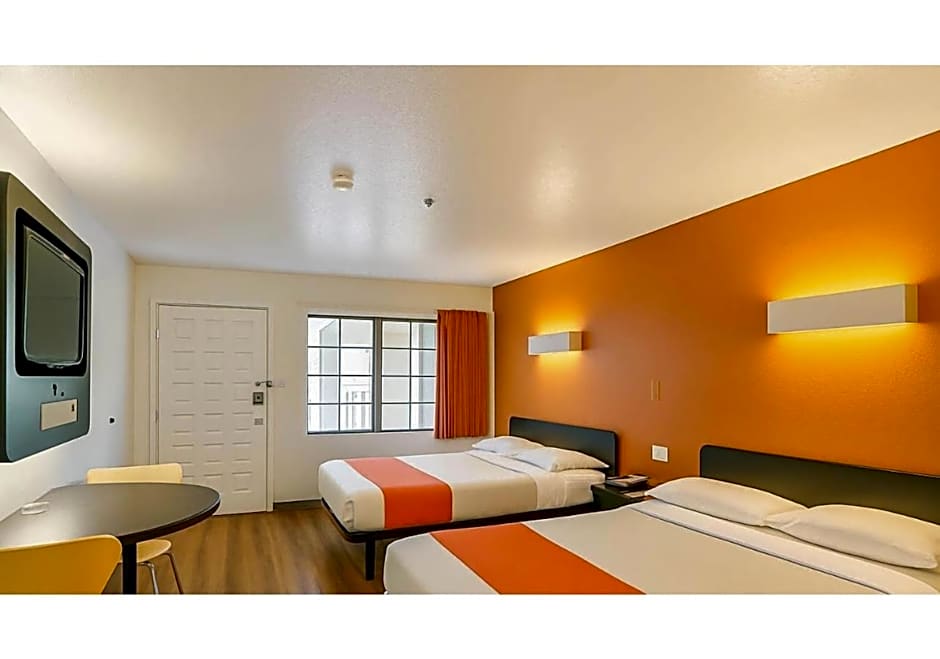 Motel 6-Carlsbad, CA Beach