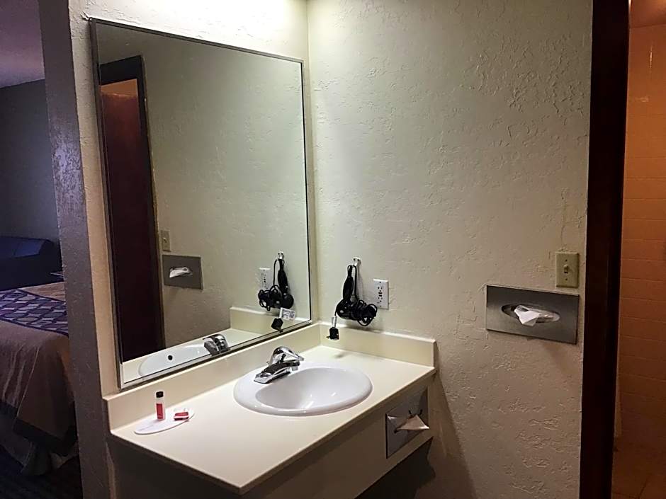 Super 8 by Wyndham Wendover