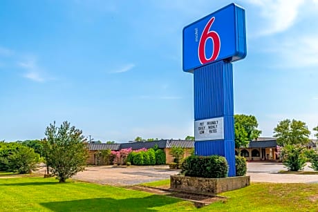 Motel 6-Natchitoches, LA