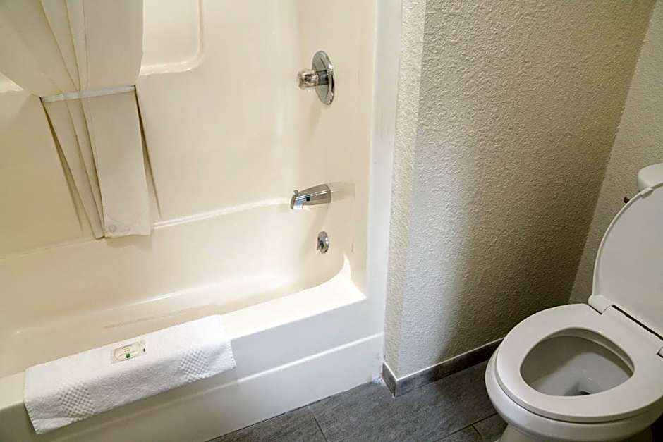 Quality Inn Seymour I-65