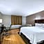 Red Roof PLUS+ & Suites Knoxville West-Cedar Bluff