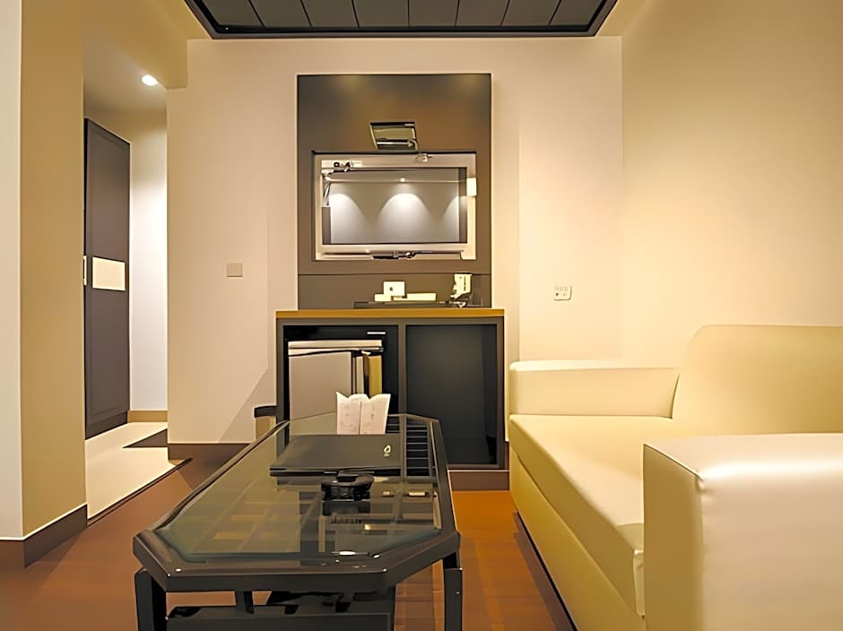 The Prime Balaji Deluxe @ New Delhi Railway Station Hotel