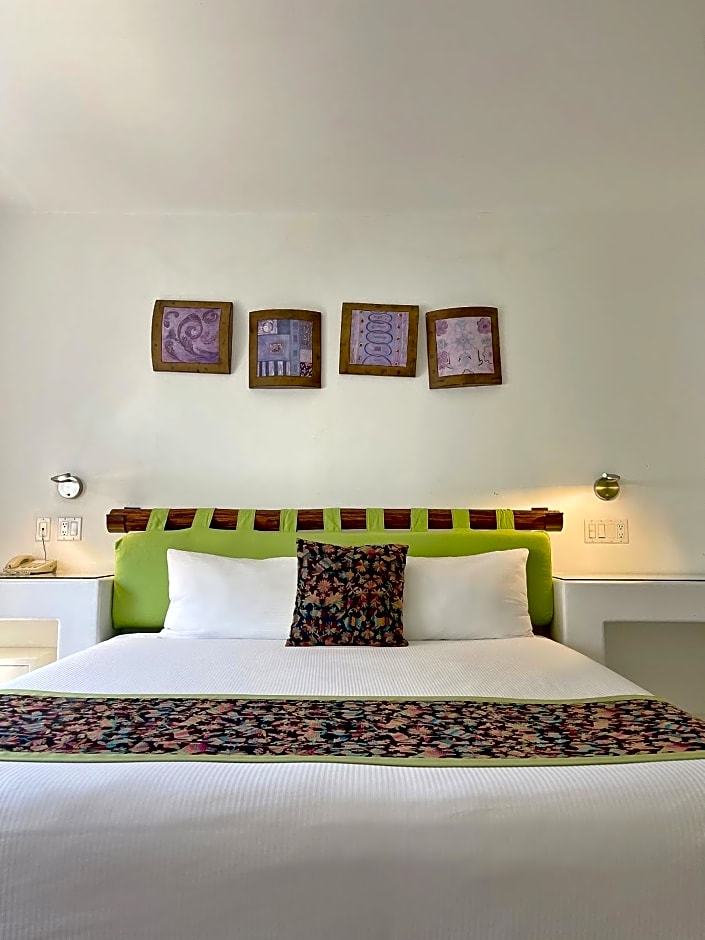 Seven Crown Express & Suites