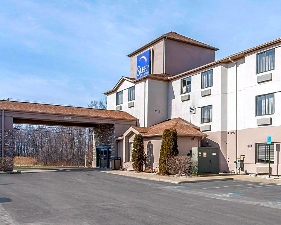 Sleep Inn & Suites Near I-90 and Ashtabula