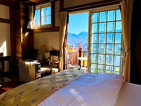 Quadruple Room with Mountain View