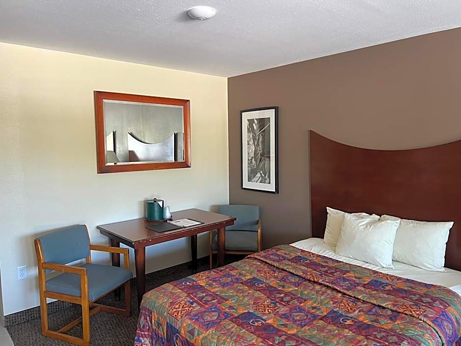 All Star Inn & Suites