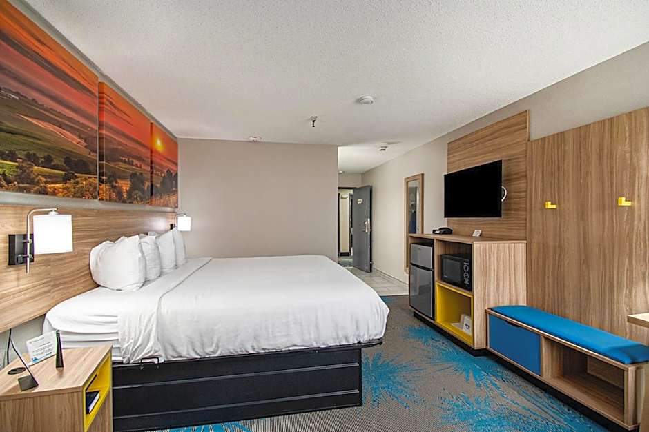 Days Inn & Suites by Wyndham Mt Pleasant