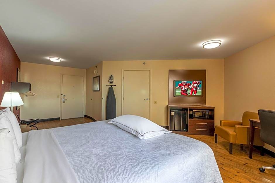 Red Roof PLUS+ El Paso East