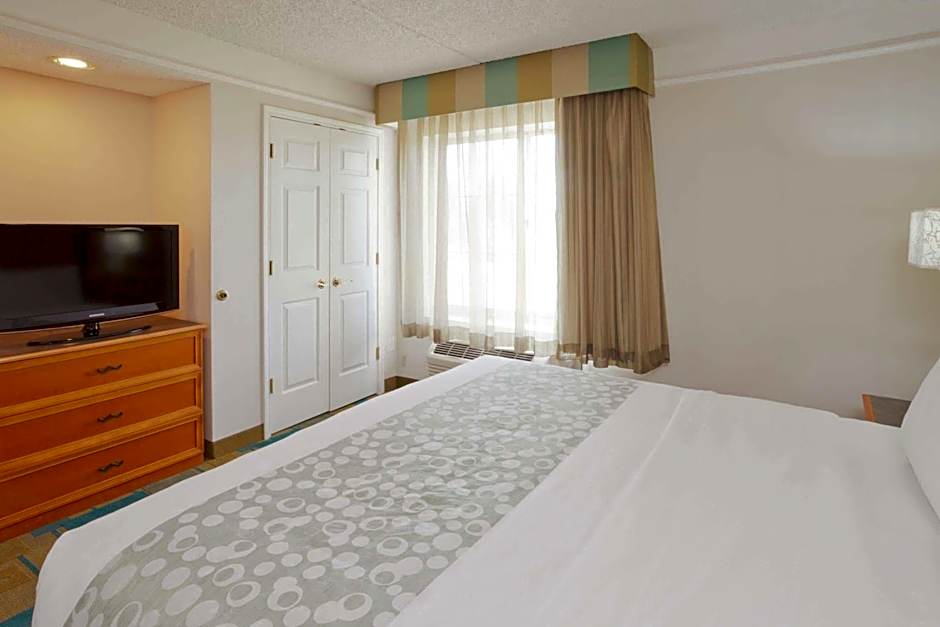 La Quinta Inn & Suites by Wyndham Salt Lake City Airport