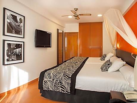 Double Room with Partial Sea View (2 Adults)