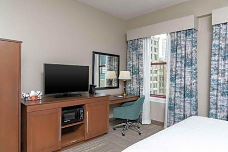 Queen Room with Mobility Access/Non-Smoking