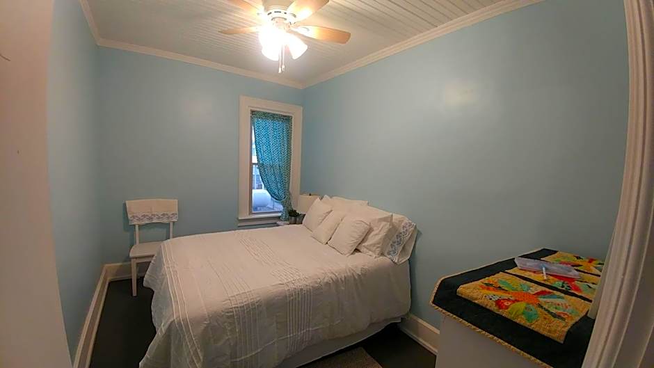 The Burlington Hotel & Bar - Alma WI